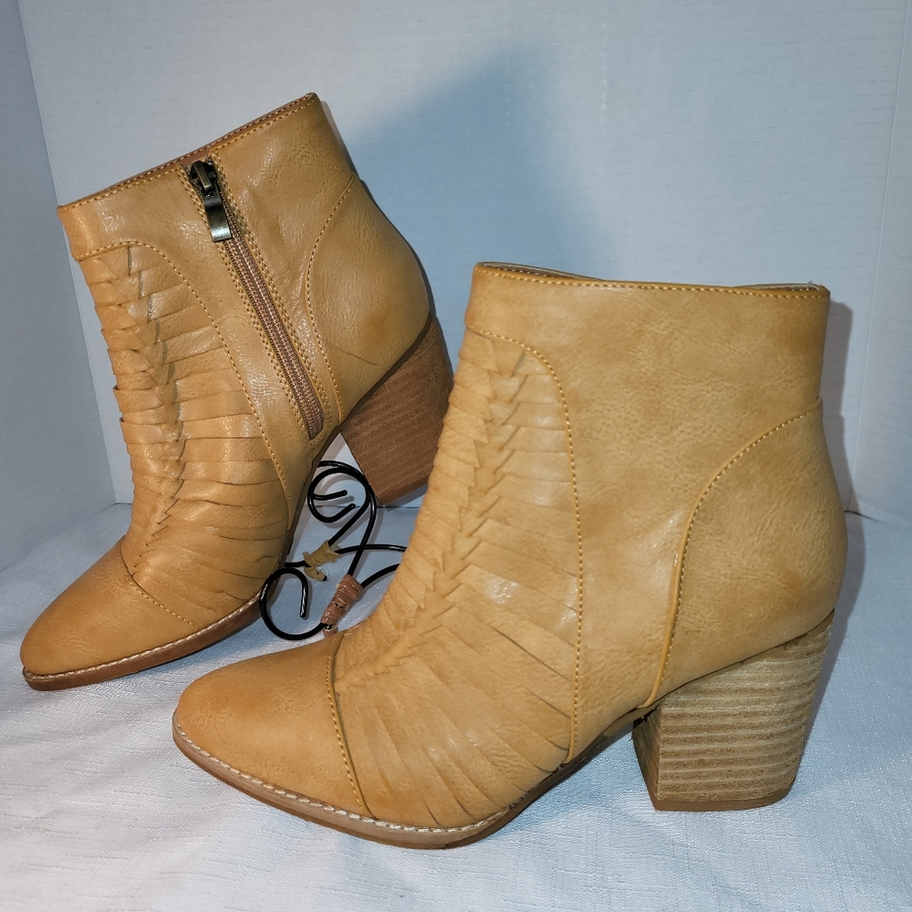 Beast Fashion Buckle Alina Ankle Boots Womens Sz 7 Shoes Heel Side Zip NEW FLAW